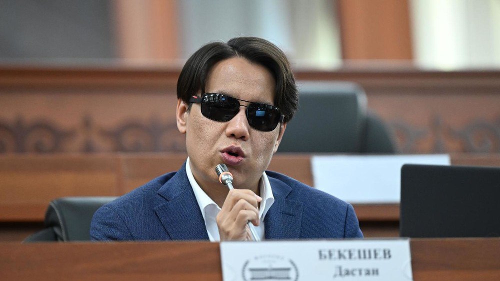"Кытай жарандары Кыргызстанда кыймылсыз мүлктү жапырт сатып алып жатышабы?". Бекешев статистикалык маалыматты бөлүштү